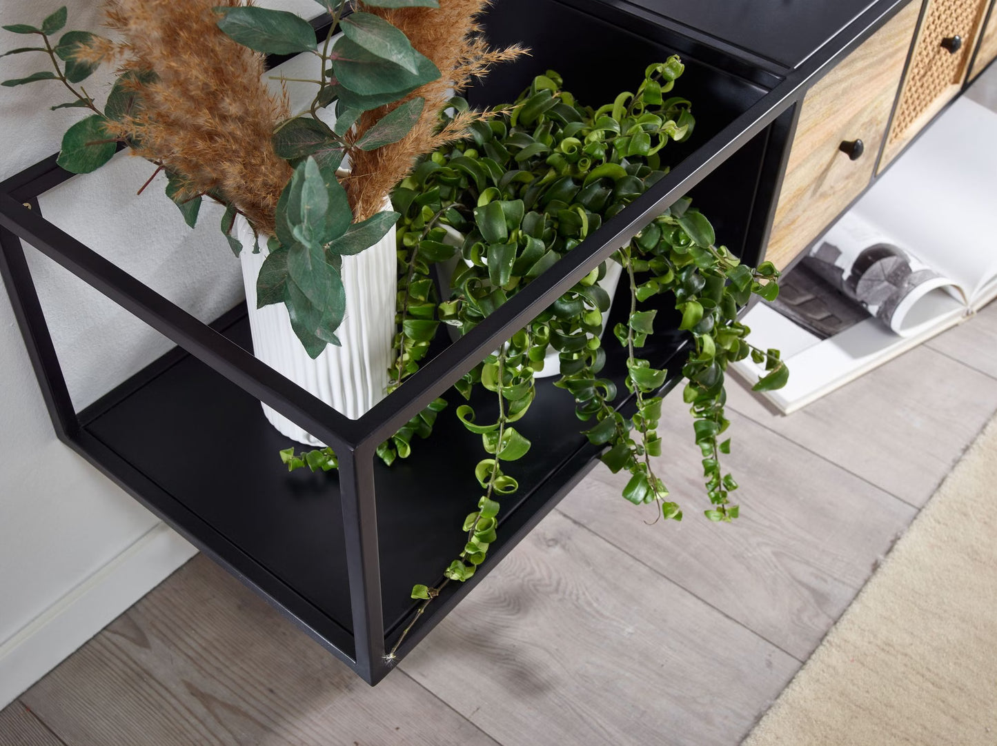 Nancy's Monghidoro TV Meubel - TV Kast - Zwevend - Lowboard - Bruin / Zwart - Mangohout / Rotan - 150 x 35 x 25 cm
