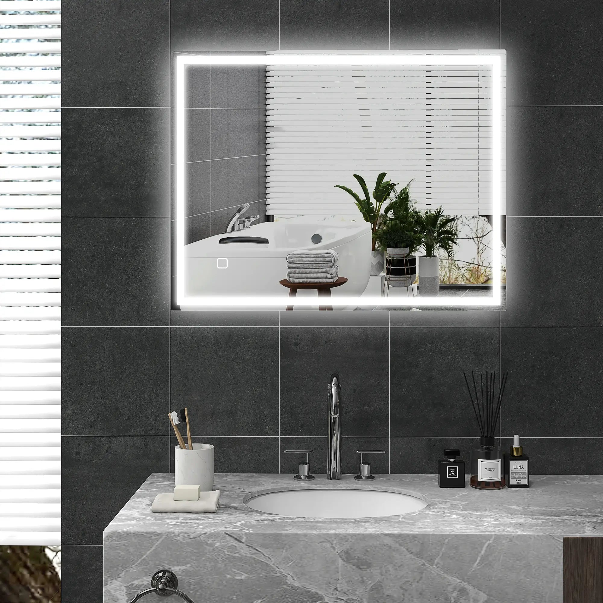 Nancy's Gignod Badkamerspiegel - Spiegel met LED-Verlichting - Anticondensfunctie - Zilver - 90 x 70 cm
