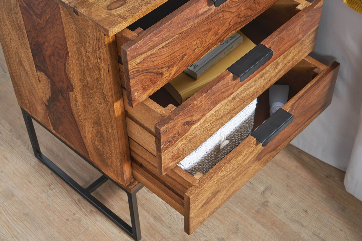 Nancy's Bozzolo Nachtkastje - Bijzettafeltje - Bruin - Sheesham Hout - ± 40 x 10 x 30 cm