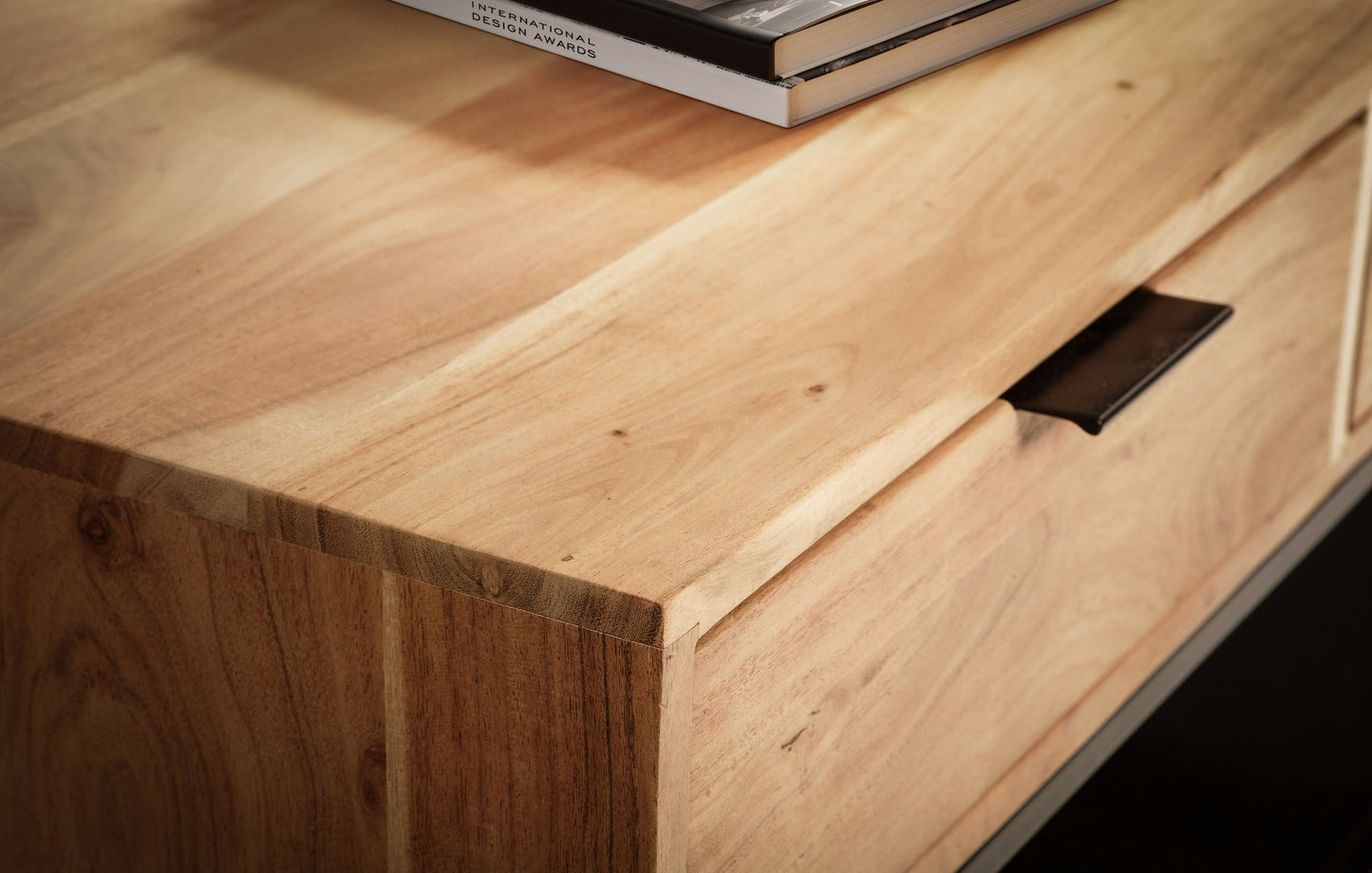 Nancy's Sezures Salontafel - Koffietafel - Lichtbruin / Zwart - Massief Acaciahout - 90 x 50 x 40 cm