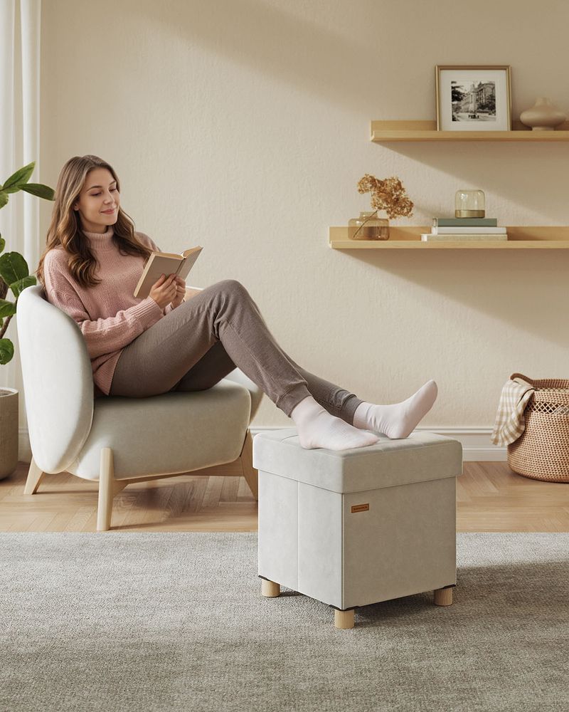 Nancy's Erbezzo Opbergbank - Hocker met opbergruimte - Kruk - Beige - Fluweel - ± 40 x 40 x 40 cm