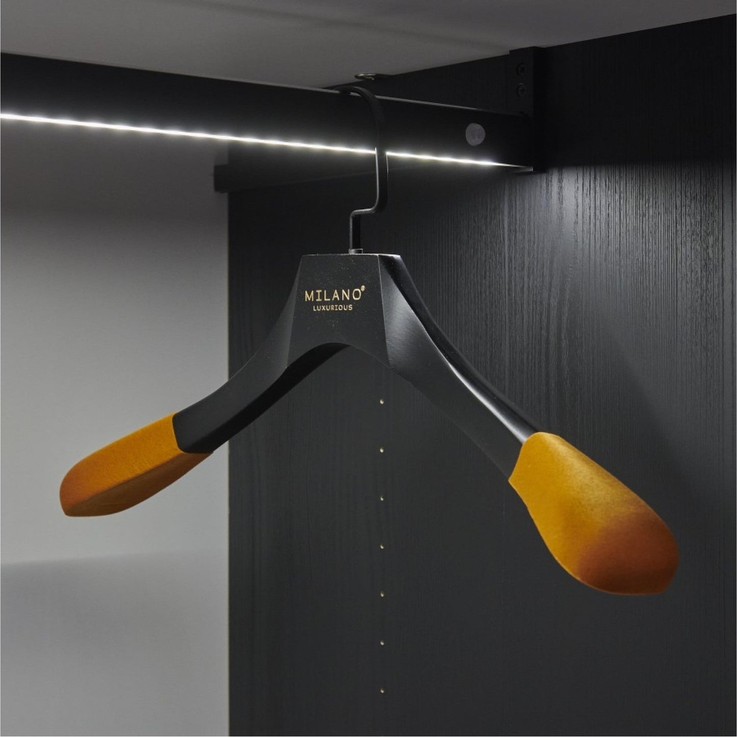 Milano Luxurious Chique oranje velvet kledinghanger met zwarte haak