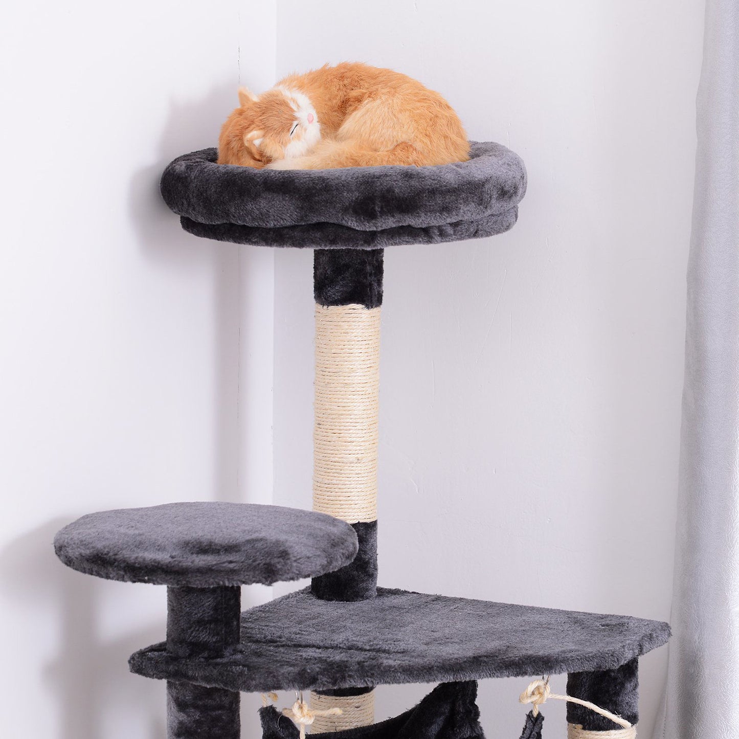 Nancy's Gorge One Krabpaal Kattenboom - Grijs - Spaanplaat, Vezel, Pluche - 15,74 cm x 15,74 cm x 51,96 cm