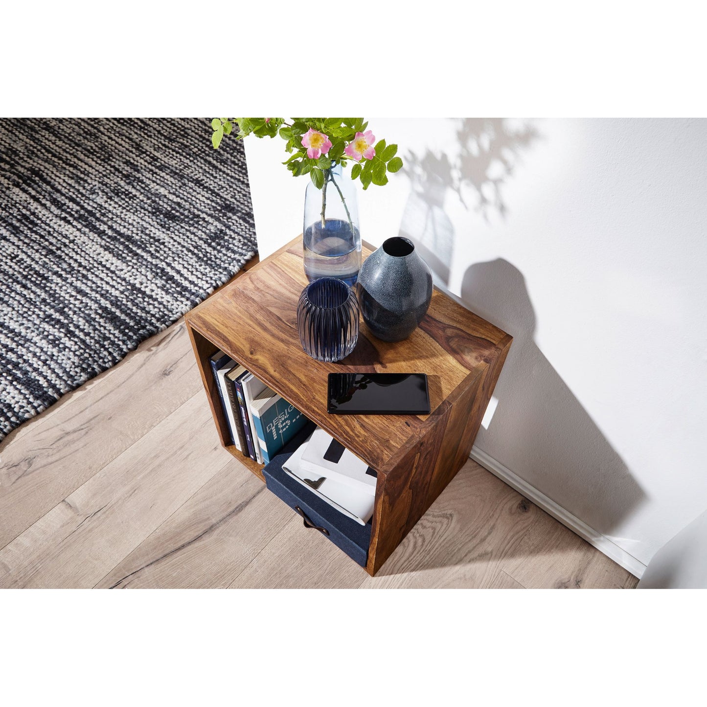 Nancy's Winona Bijzettafel - Kubus Bijzettafel - Vierkante Bijzettafel - Sheesham Hout - Massief Houten Sheesham - 43.5 x 43.5 cm