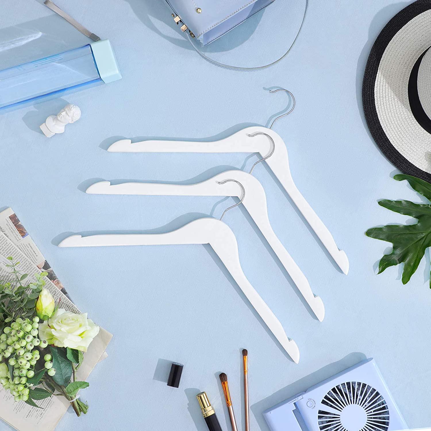 Nancy's Brawny Clothes Hangers - 20 Pieces - Solid Wood - Anti-Slip - Rotatable Hook - White - 44 x 1.2 x 23.5 cm