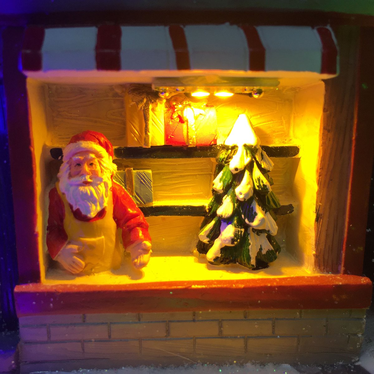 Boutique de train du Père Noël Kristmar avec éclairage LED