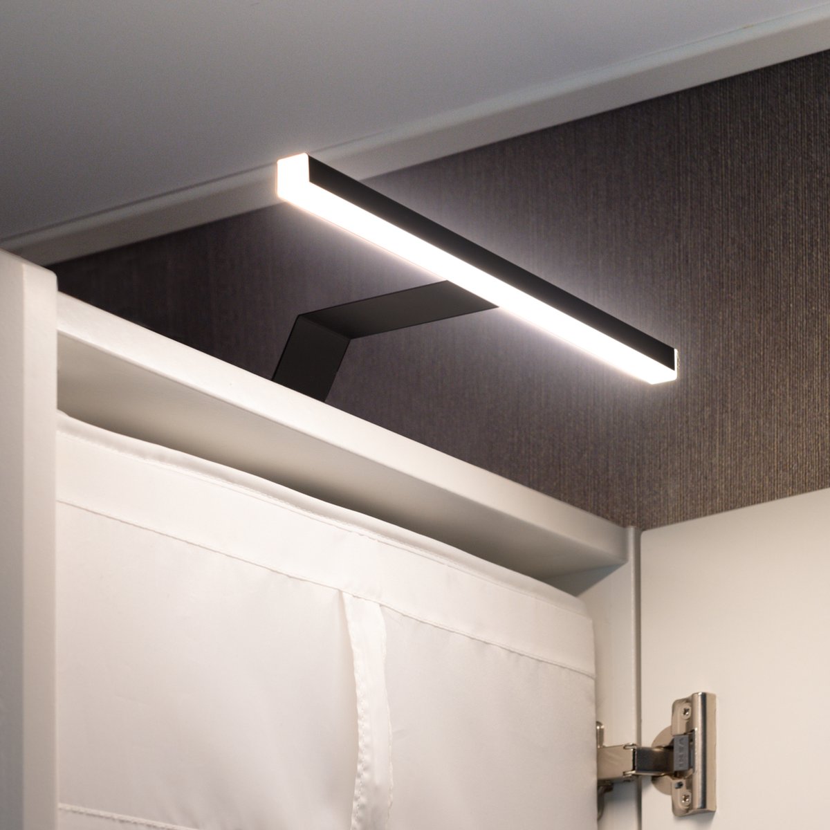 Eleganca Surface-mounted cabinet lighting set of 1 Black