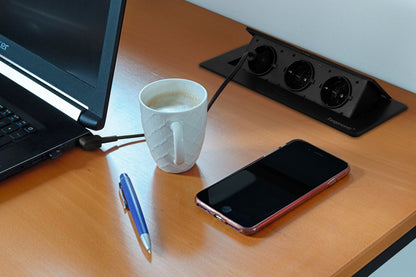 Xergonomic Built-in desk socket for 3 plugs Black