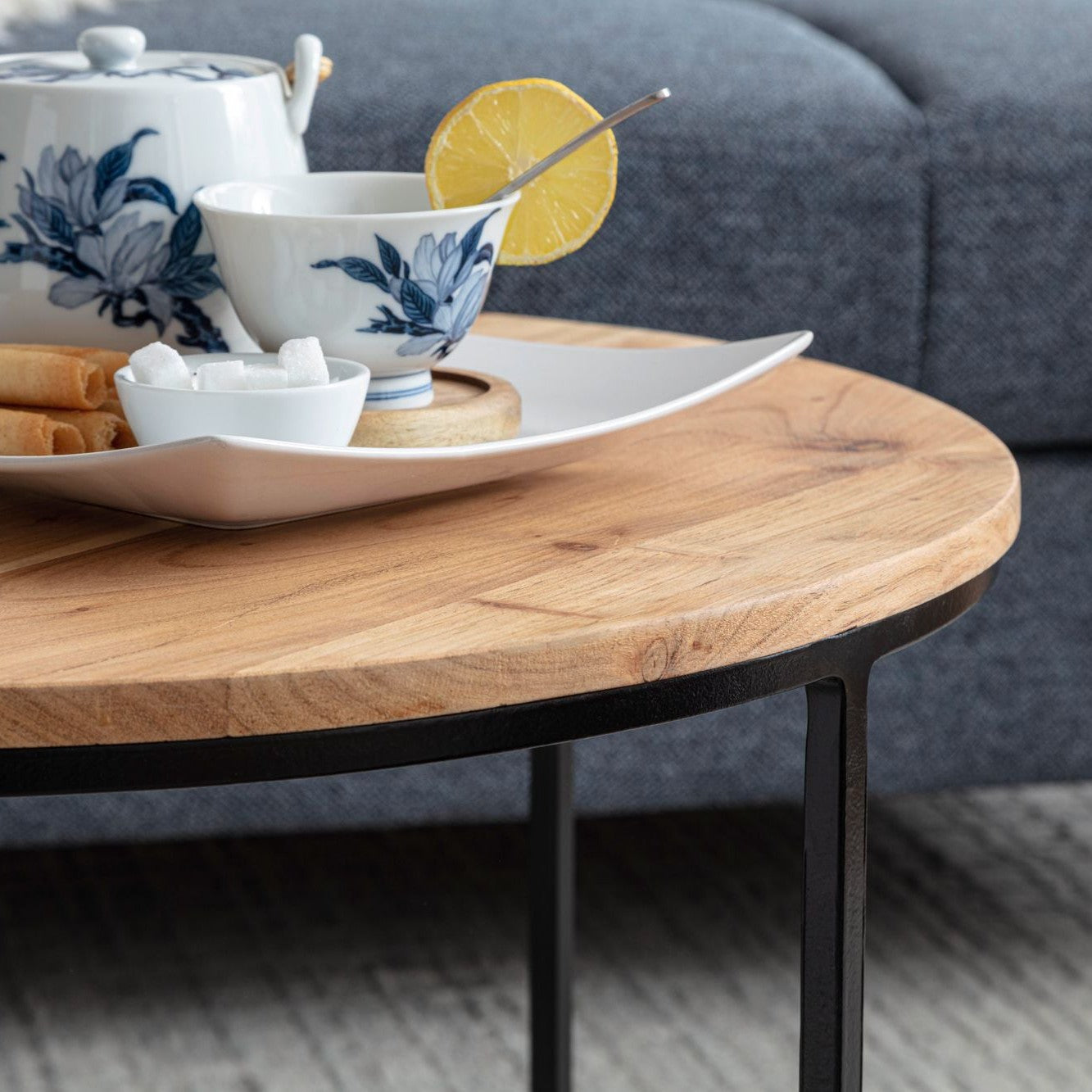 Nancy's Ubana Salontafel - Koffietafel - Bijzettafel - Acaciahout / Staal - ± Ø 60 x 45 cm
