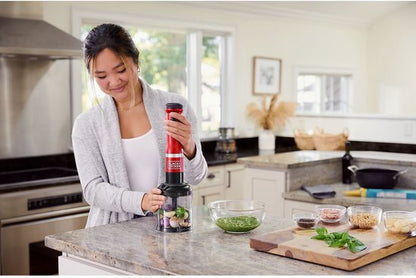 Nancy's Black & Decker Draadloze Staafmixer - Inclusief Garde, Hakmolen en Mengkom - Rood - RVS