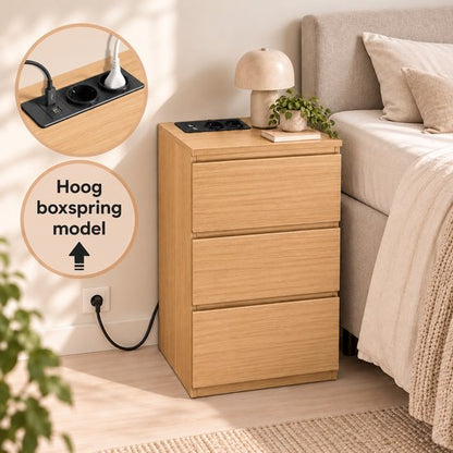 Casamoda Extra Hoog Nachtkastje voor Boxspring - 3 lades - Stopcontact met 1x USB-C en 1x USB-A - Bijzettafel - Goud Eiken - 40 x 35 x 70 cm