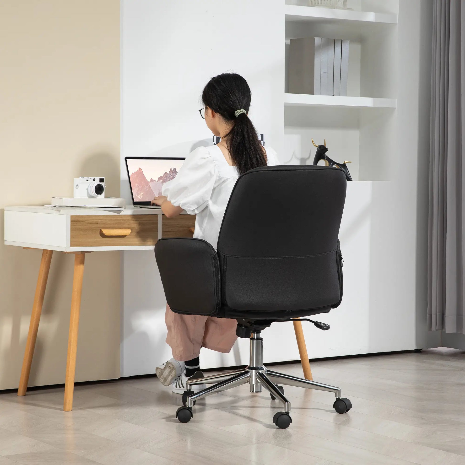 Nancy's Barro Bureaustoel - Directiestoel - Draaistoel - Verstelbaar - Ergonomisch - Zwart