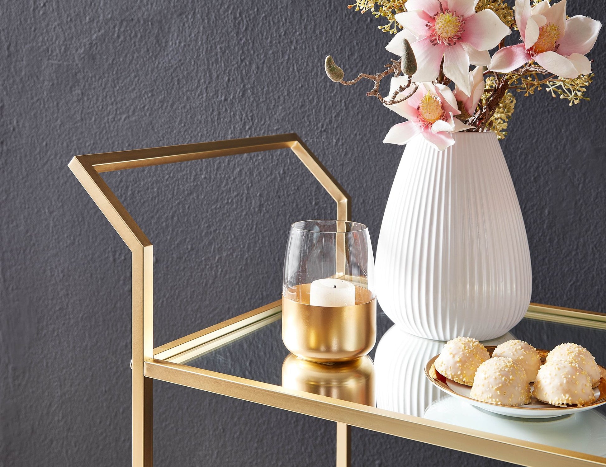 Nancy's Milton Trolley - Bijzettafel op Wieltjes - Keukentrolley - Serveerwagen - Goud - Glas / Staal - ± 70 x 40 x 80 cm