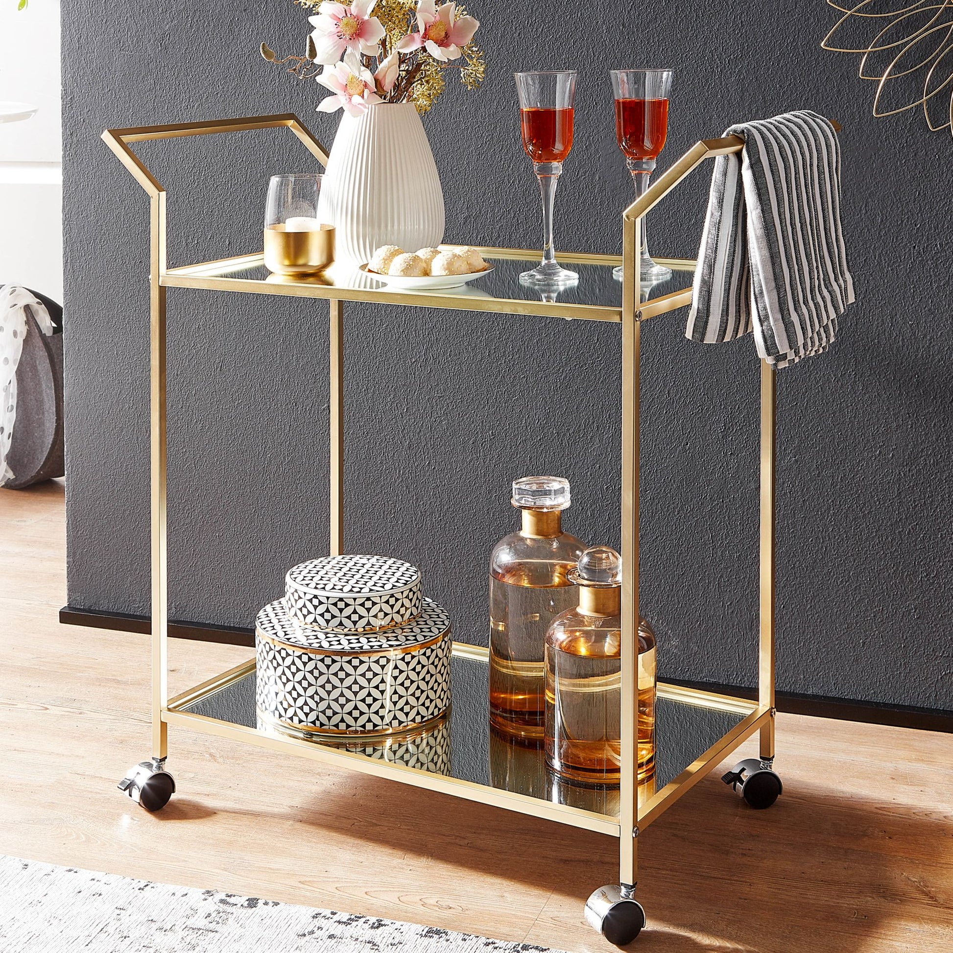 Nancy's Milton Trolley - Bijzettafel op Wieltjes - Keukentrolley - Serveerwagen - Goud - Glas / Staal - ± 70 x 40 x 80 cm