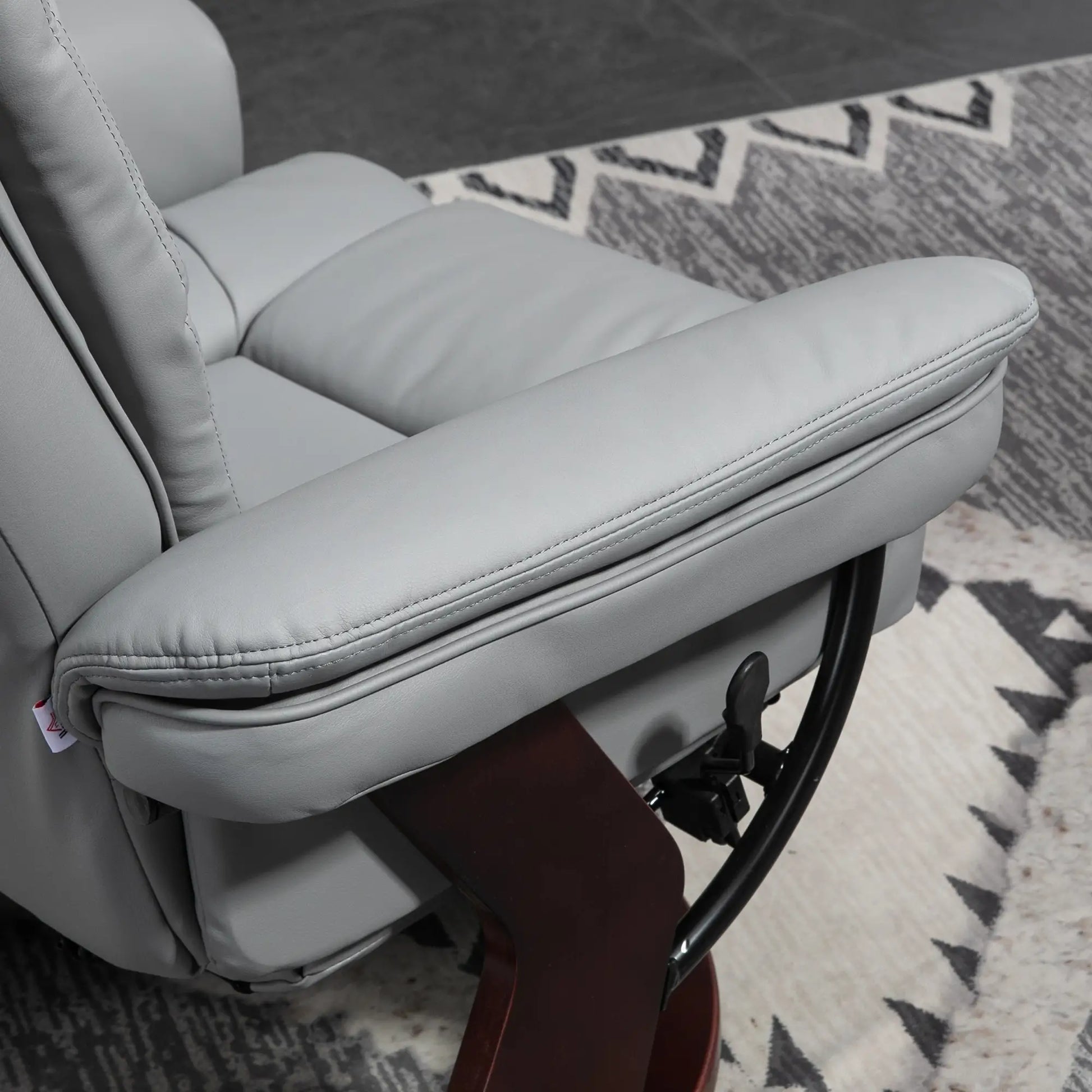 Nancy's Almagreira Relaxfauteuil - Relaxstoel - Loungestoel - Met Hocker - Grijs - Kunstleer