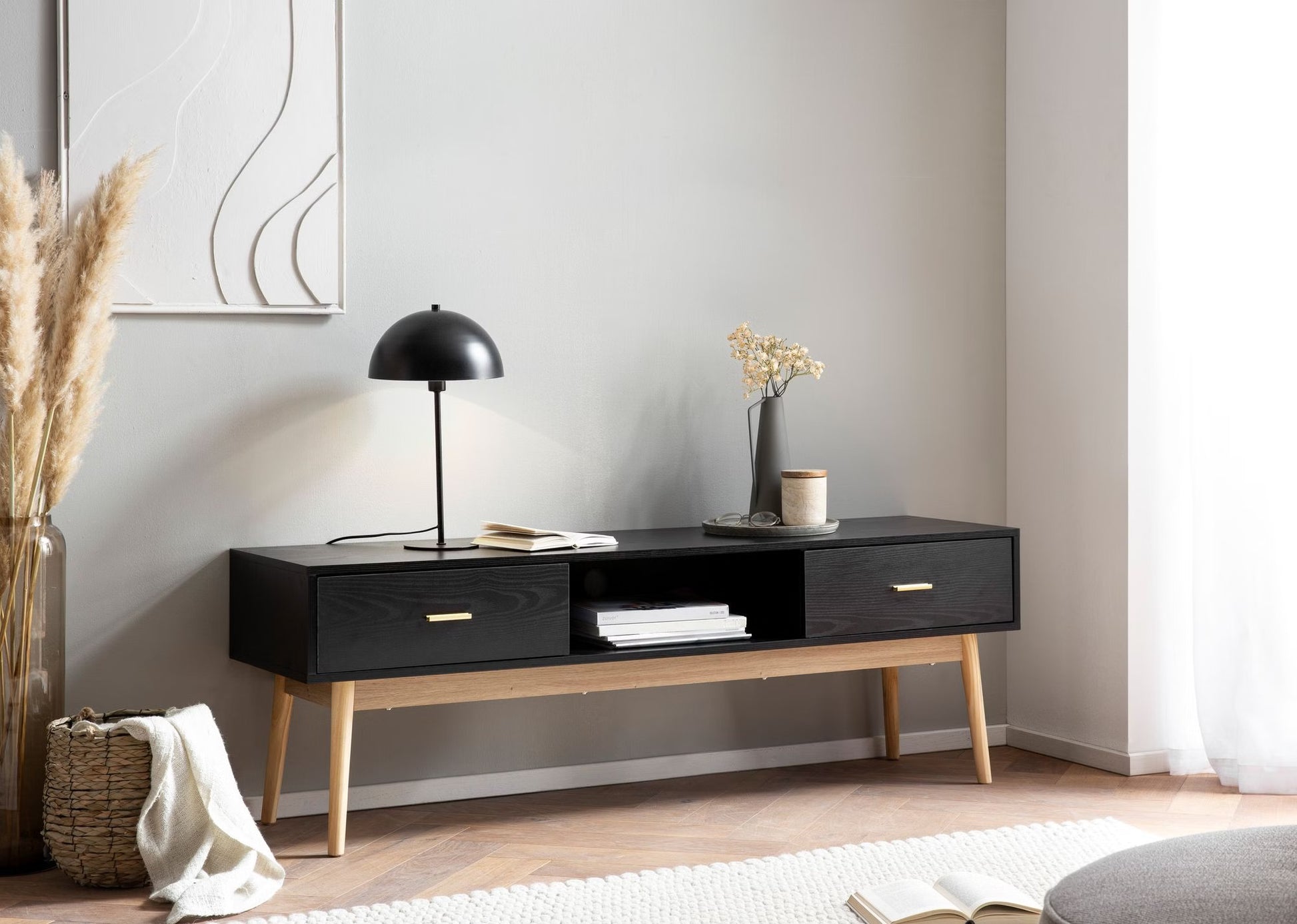 Nancy's Monguelfo TV Kast - TV Meubel - Lowboard - Zwart - Eikenhout - 150 x 40 x 50 cm
