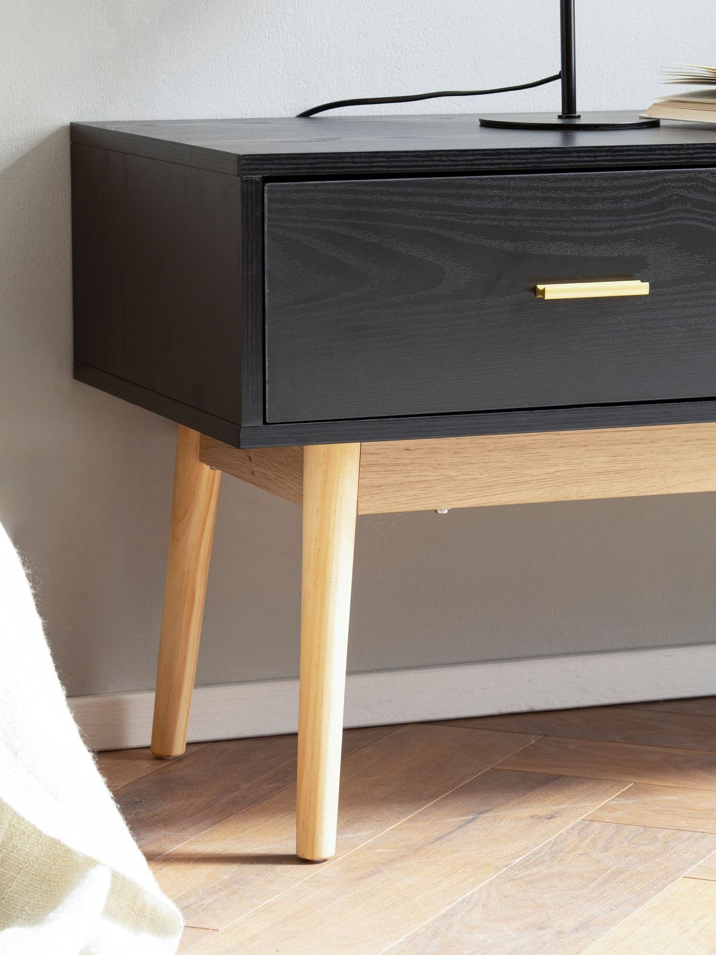 Nancy's Monguelfo TV Kast - TV Meubel - Lowboard - Zwart - Eikenhout - 150 x 40 x 50 cm