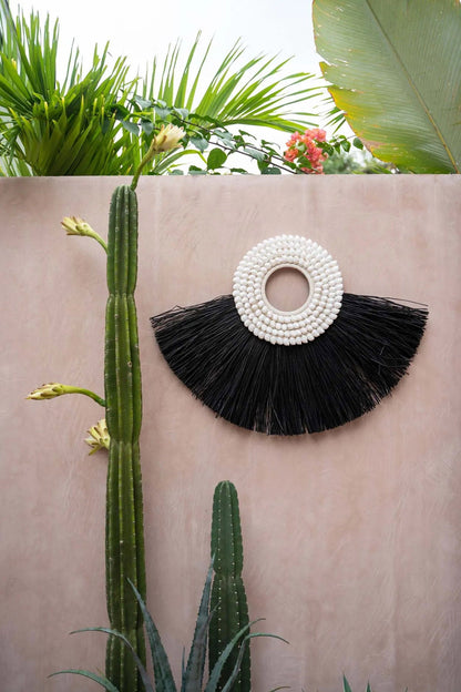 Bazar Bizar Shell Alang Alang - Zwart - Raffia - Schelpen - ± 60 x 85 cm