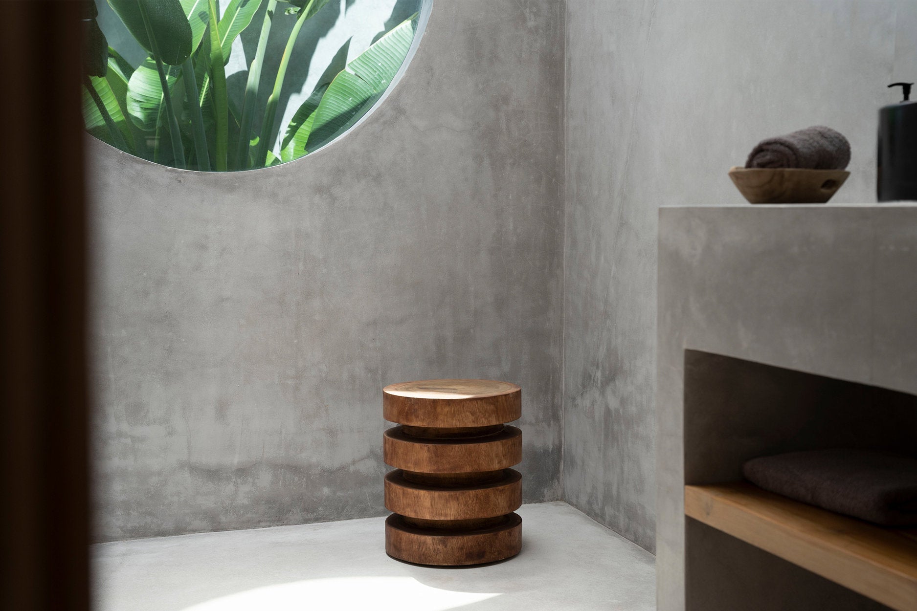Bazar Bizar Massaka Stool - Natural - Suar wood - Ø 30 x 45 cm