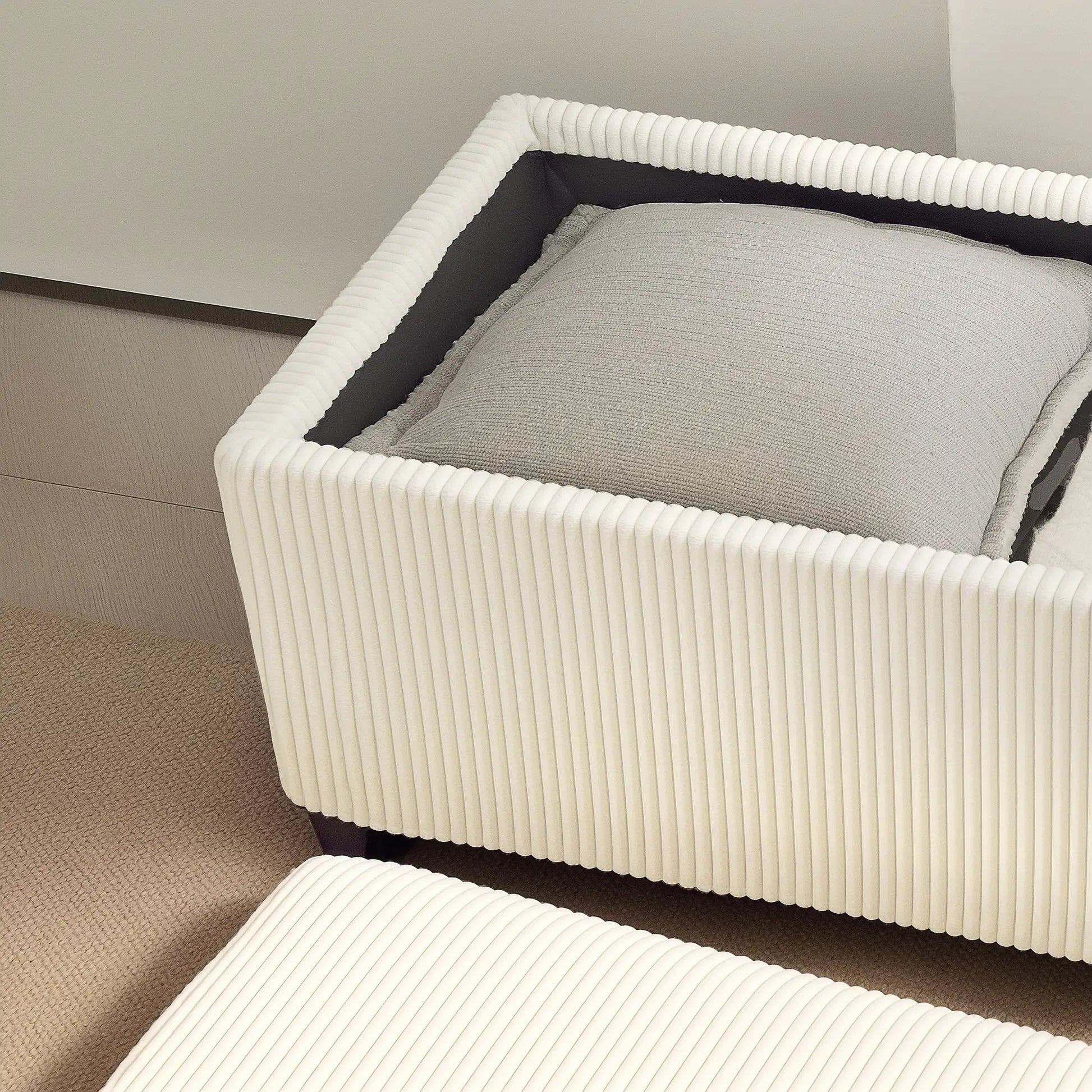 Nancy's Ferrazzano Opbergbank - Poef met opbergruimte - Beige - Ribfluweel - ± 110 x 40 x 40 cm