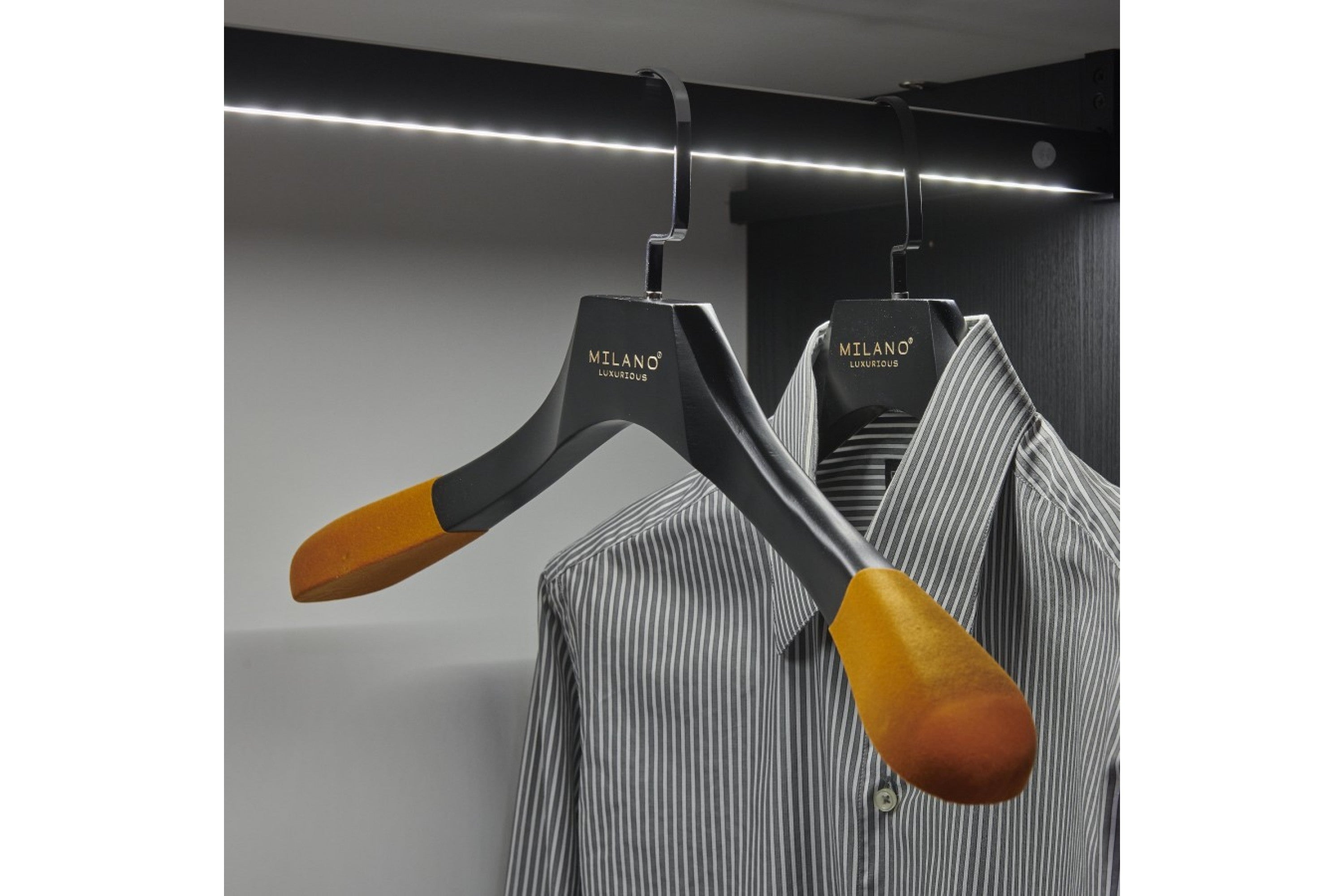 Milano Luxurious Chique oranje velvet kledinghanger met chrome haak