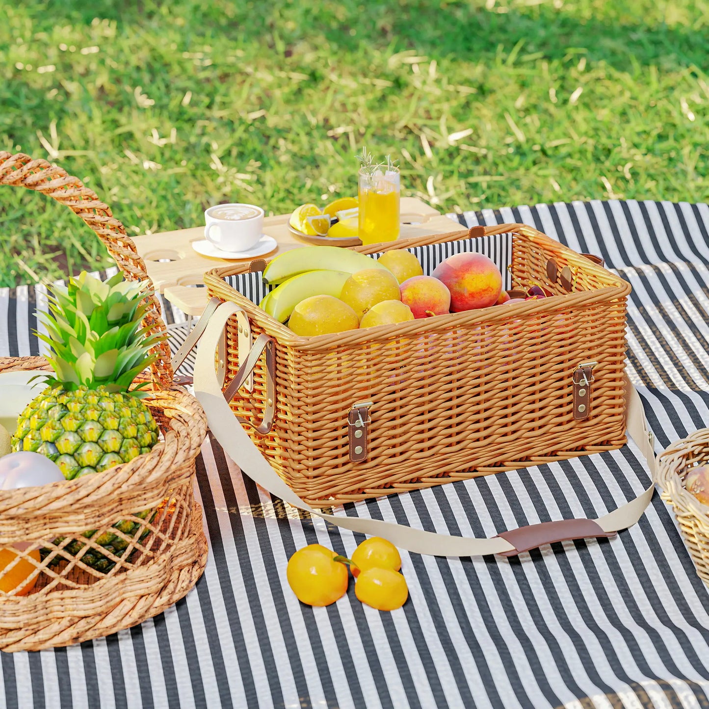 Nancy's Gargazzone Picknickset - Picknickmand met Accessoires - Uitklapbaar tafeltje