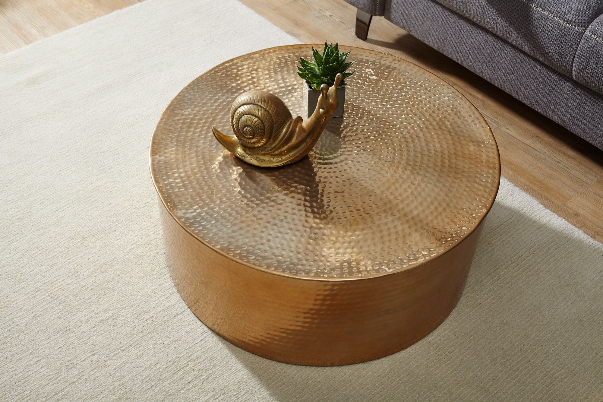 Nancy's Coffee Table - Aluminum Side Table - 75 x 31 x 75cm
