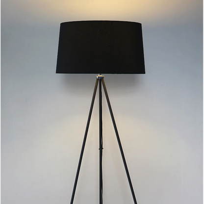 Nancy's Redan Vloerlamp - Sfeerverlichting - Driepoot - 40W - Scandinavisch - Zwart - Stof - Metaal - 48 x 48 x 156 cm