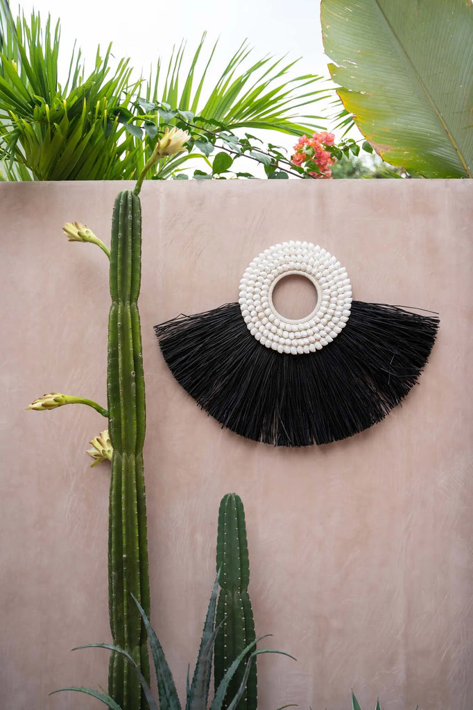 Bazar Bizar Shell Alang Alang - Zwart - Raffia - Schelpen - ± 60 x 85 cm