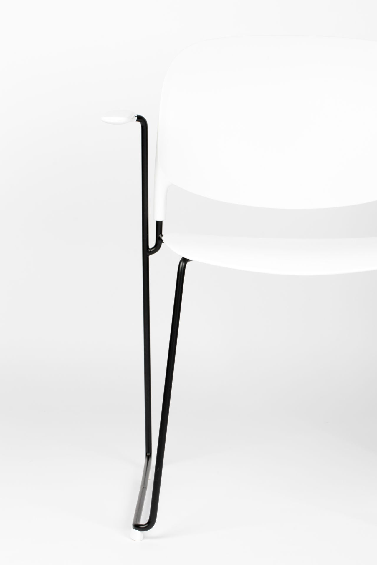 Nancy's Frostburg Chair - Rétro - Blanc, Noir - Polypropylène, Acier, Plastique - 53 cm x 63,5 cm x 80,5 cm