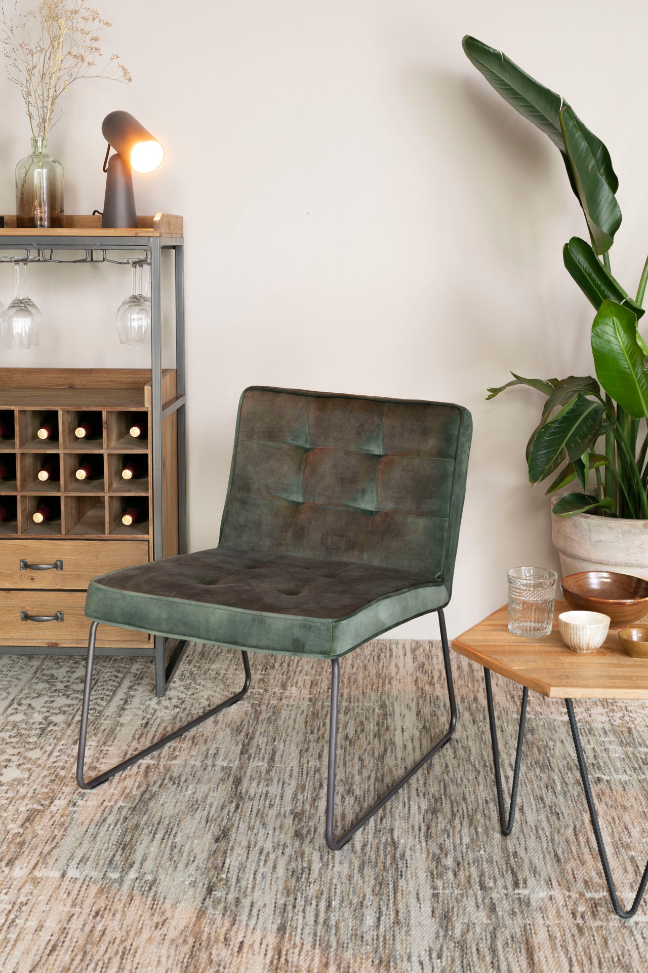 Nancy's Westwood Lakes Drankenkast - Opbergkast - Wandkast - Bruin - Dennenhout / Staal - ± 55 x 40 x 110 cm