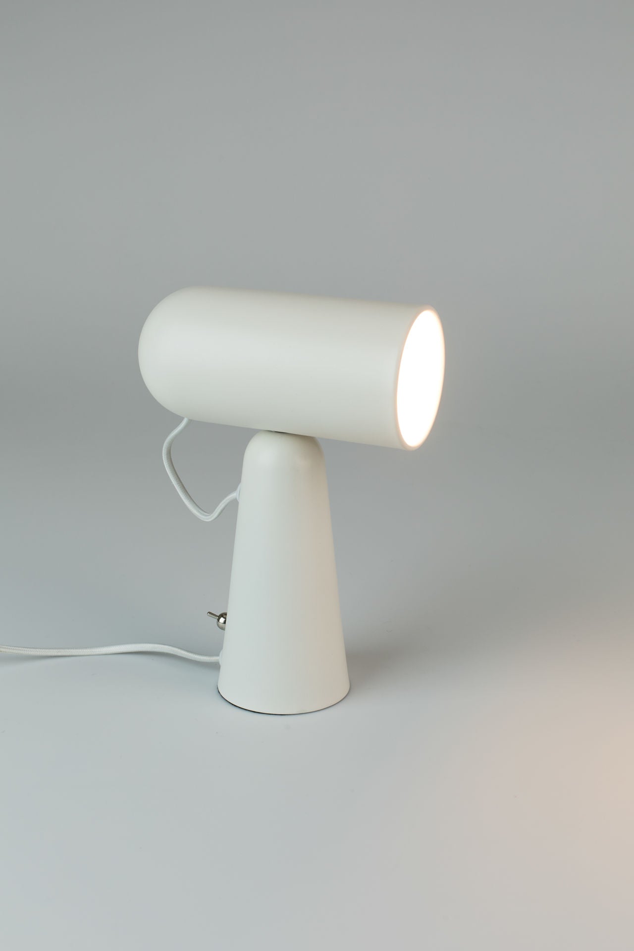 Lampe de bureau Nancy's Fort Bliss - Moderne - Blanc - Fer - 18,5 cm x 8,5 cm x 26,5 cm