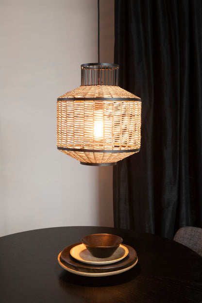 Lampe suspendue Nancy's Collegedale - Moderne - Noir, Naturel, Marron - Acier, Osier, PVC - 30 cm x 30 cm x 145 cm