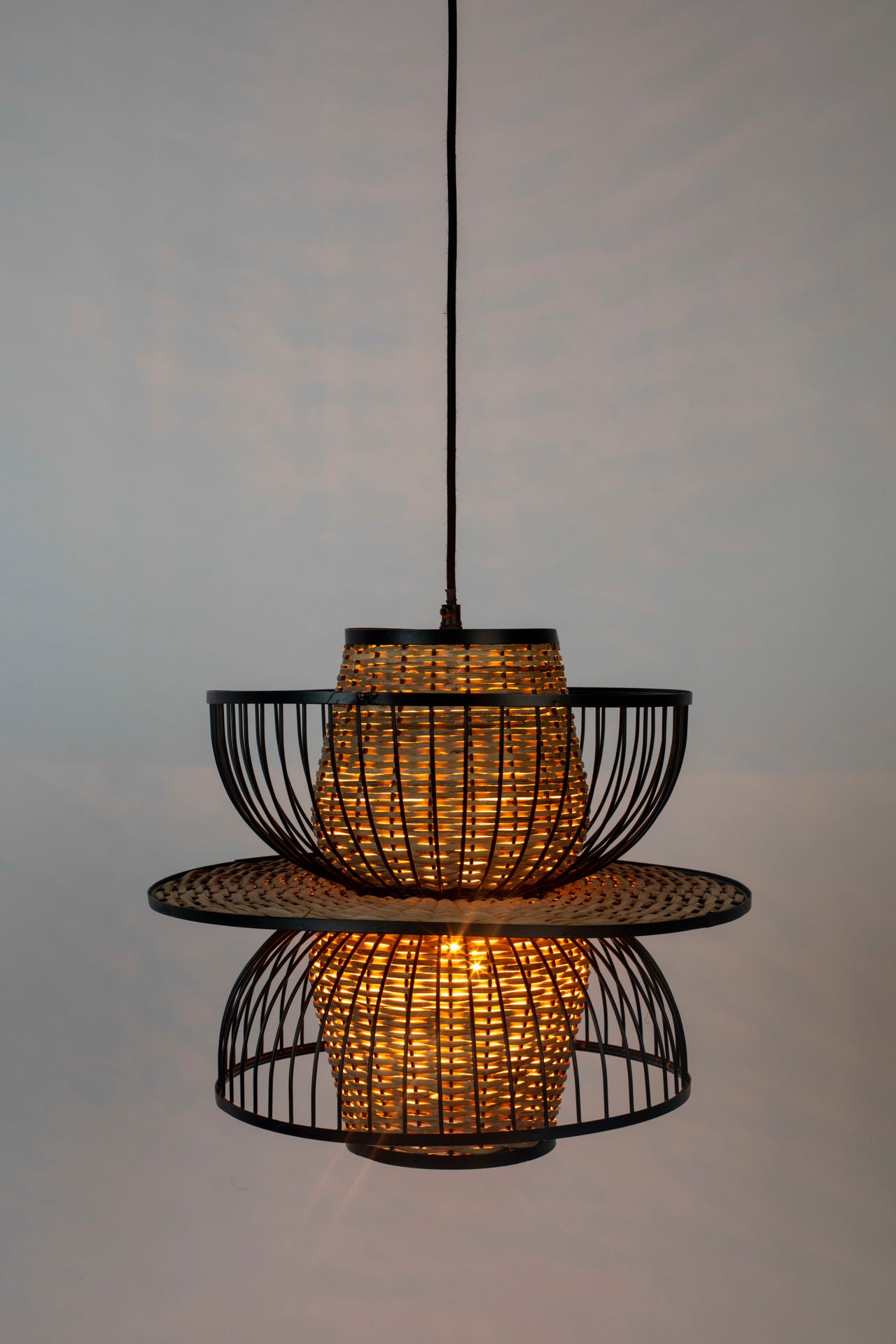 Nancy's Viera West Hanglamp - Plafondlamp - Modern - Zwart / Bruin - Staal / Riet