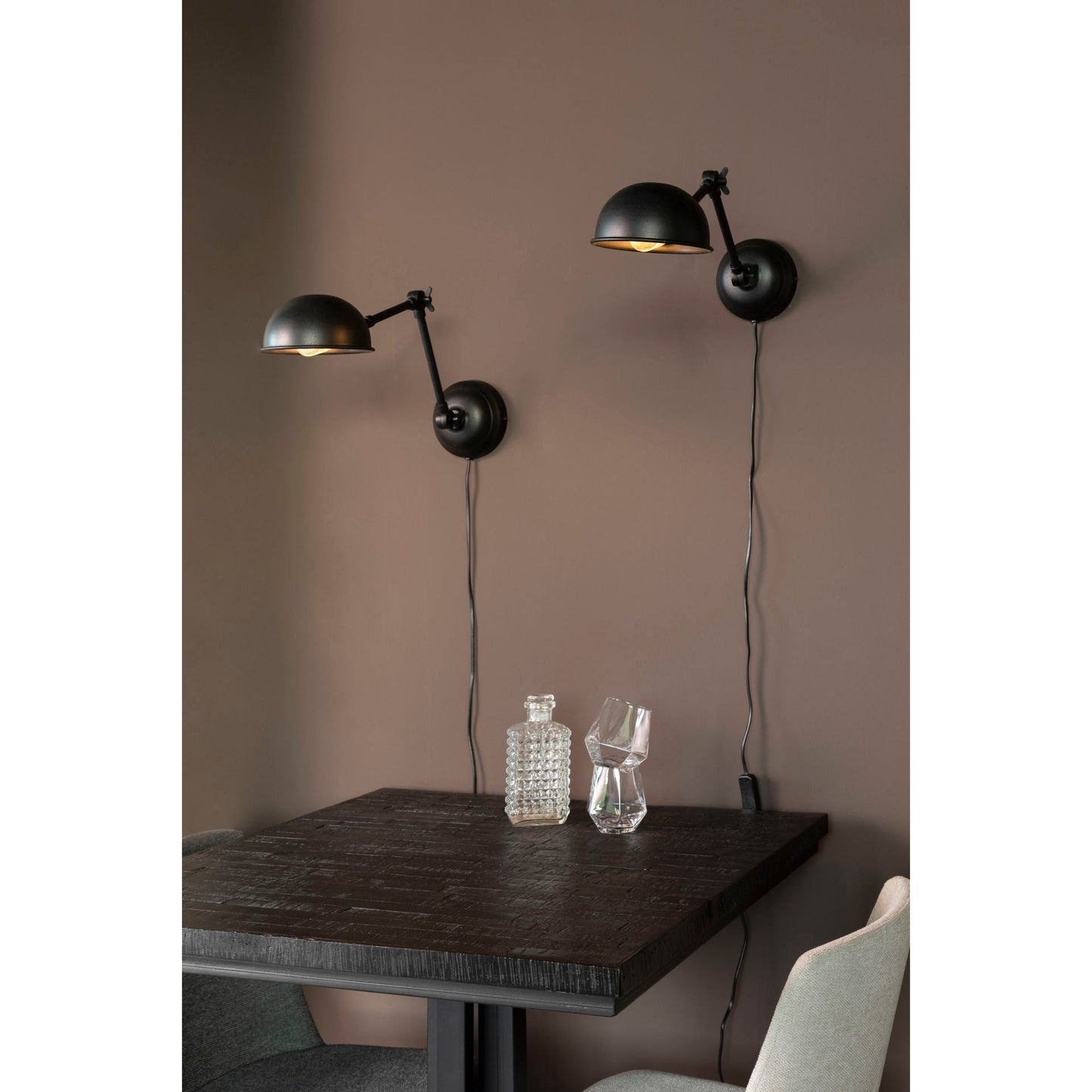 Nancy's Essex Junction Wandlamp - Modern - Zwart - IJzer, Messing, Pvc - 64 cm x 15 cm x 18 cm