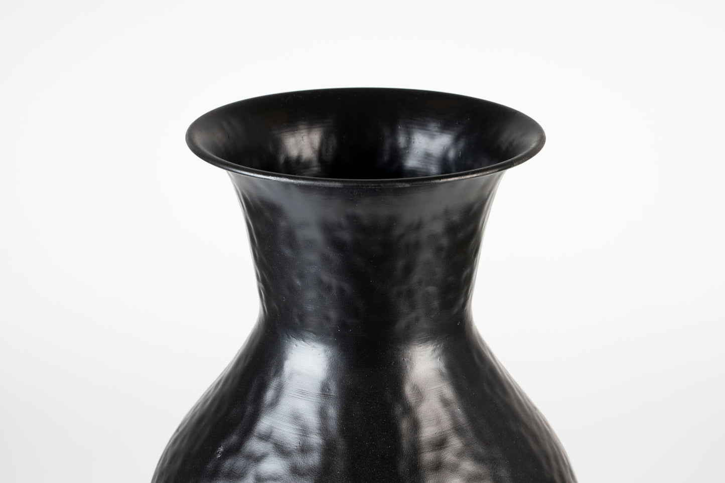Vase Rosaryville de Nancy - Antique - Noir - Acier - 20 cm x 20 cm x 56 cm