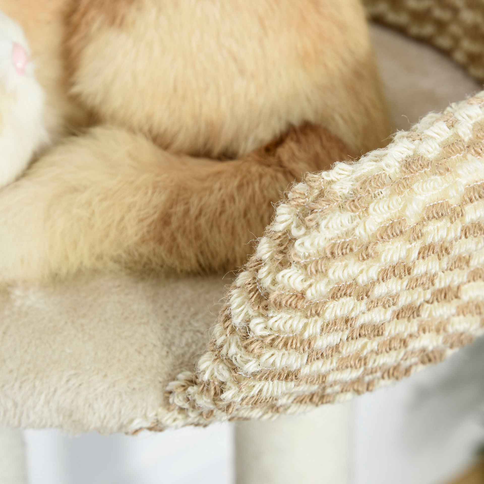 Nancy's Kitty Krabpaal - Klimboom - Kattenhuis - Pluche - Beige - ± 60 x 40 x 95 cm