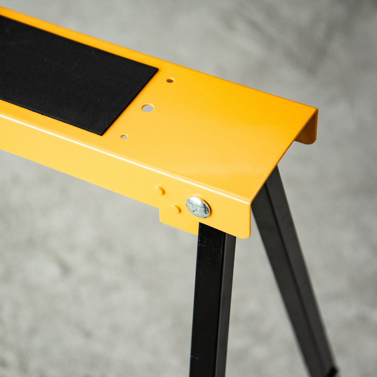 Nancy's Allard Work Trestle - Oranje, Zwart - Staal - 39,17 cm x 19,68 cm x 30,7 cm