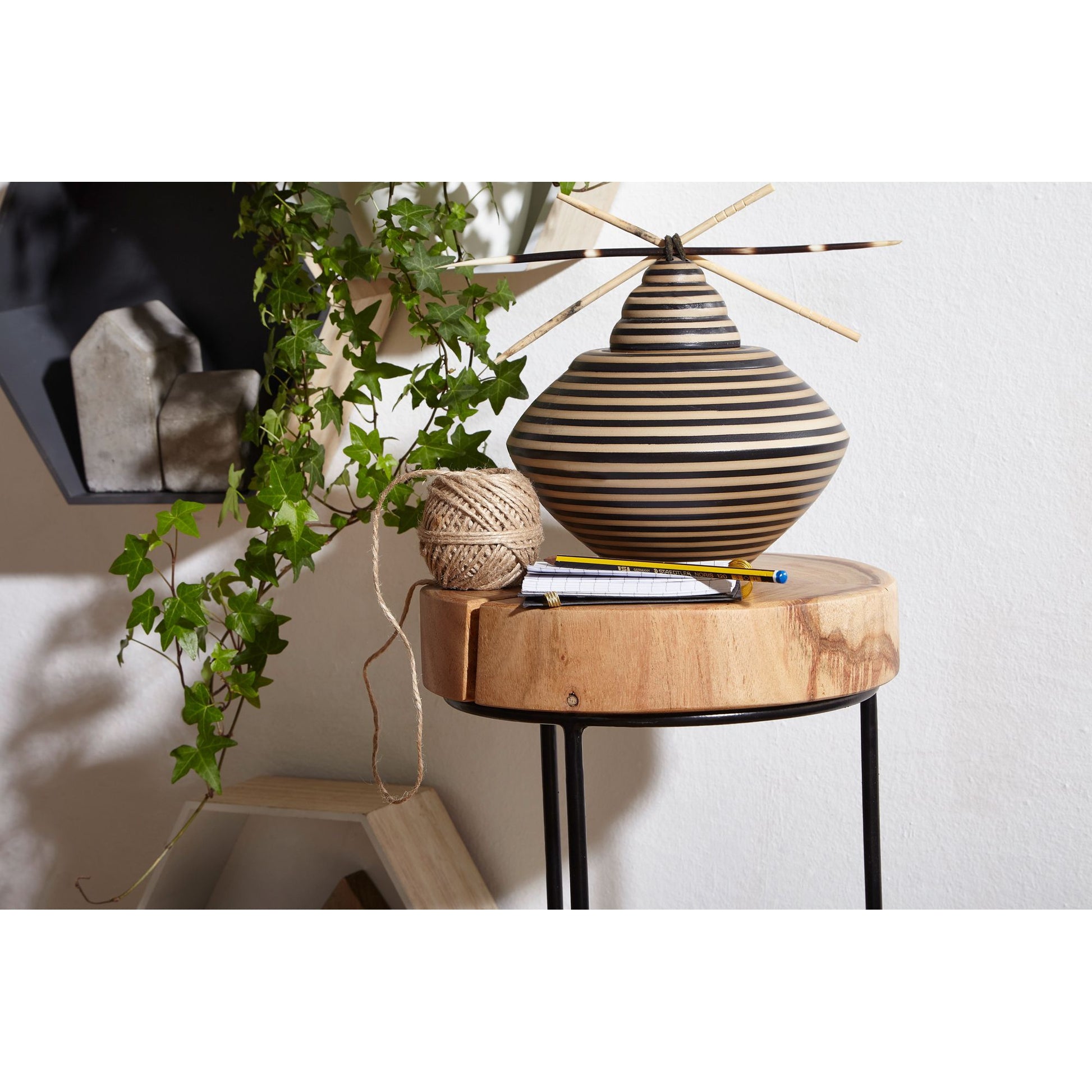 Nancy's Mankato Bijzettafel - Massief Acacia Hout - Massief Houten Bijzettafel - Bijzettafeltje - Salontafel