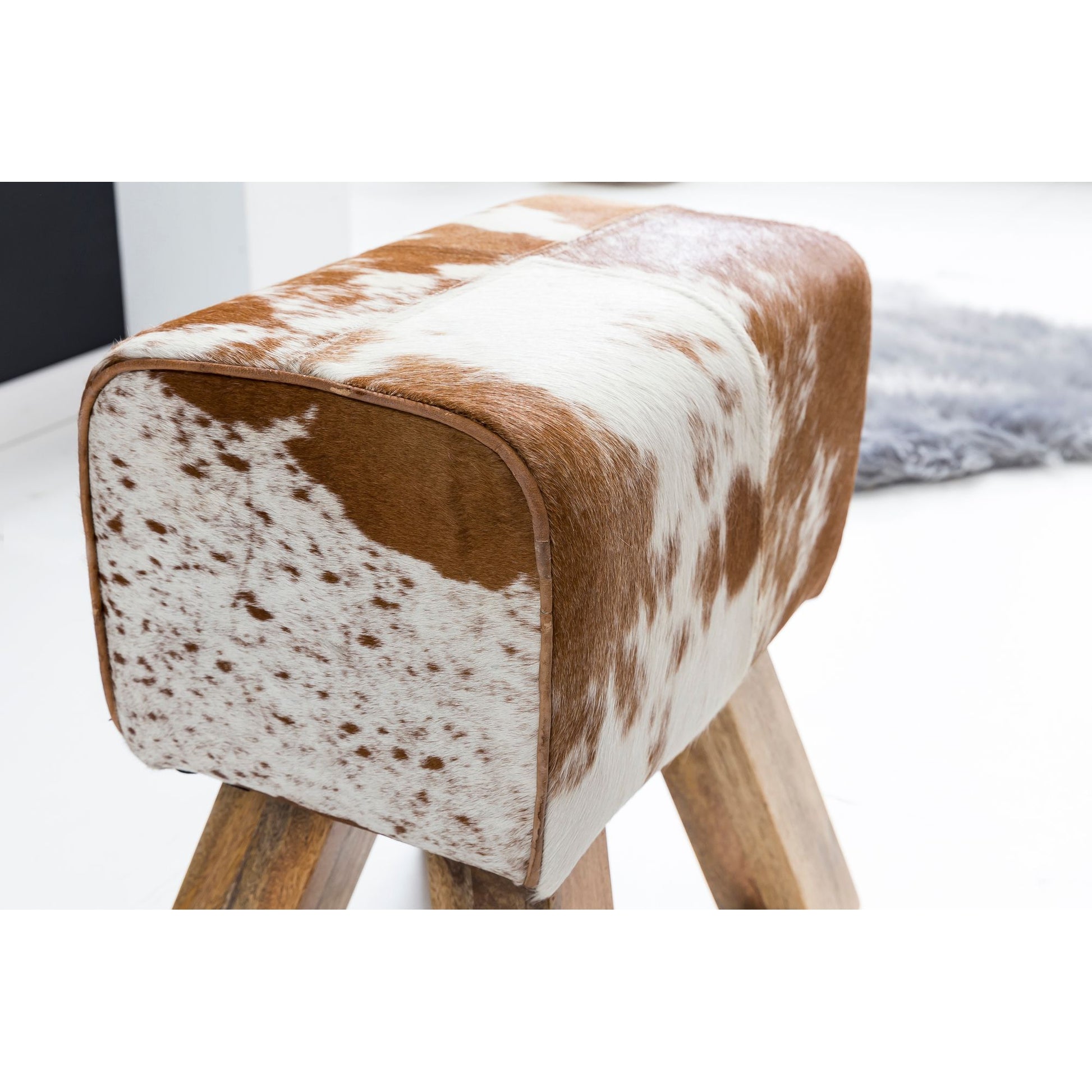 Nancy's Houghton Kruk - Poef - Hocker - Geitenleer - Mangohout - Bruin/Wit - ± 30 x 40 x 50 cm