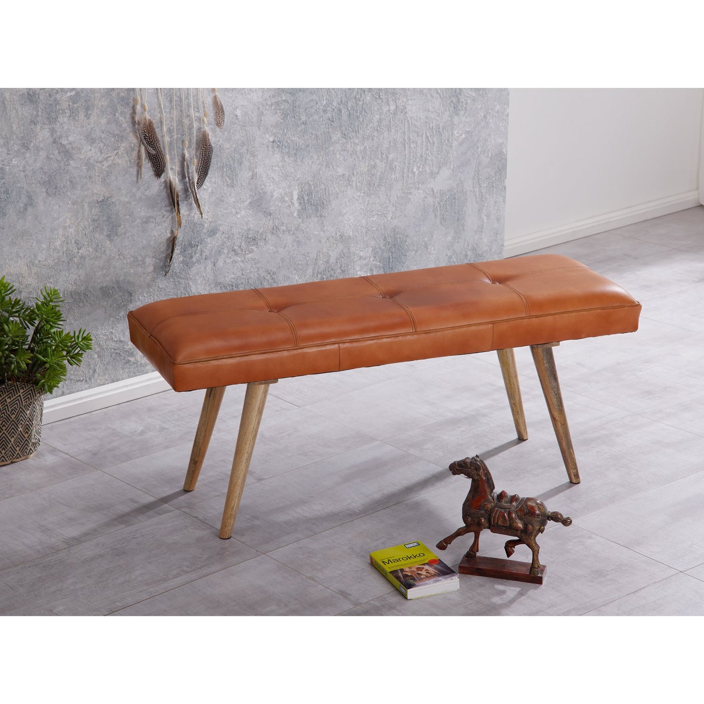 Nancy's Avenal Banc de salle à manger - Banc de couloir - Canapé - Banquette rembourrée - Bois massif - Bois de manguier - Peau de chèvre - 117 x 38 x 51 cm