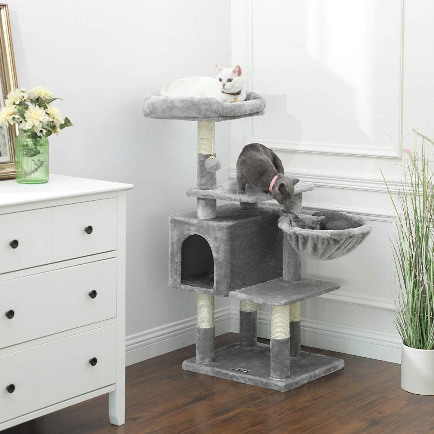 Nancy's Multilevel Kattenboom - Kat toren - Krabpaal - Klimboom voor katten - Lichtgrijs - 50 x 40 x 110 cm