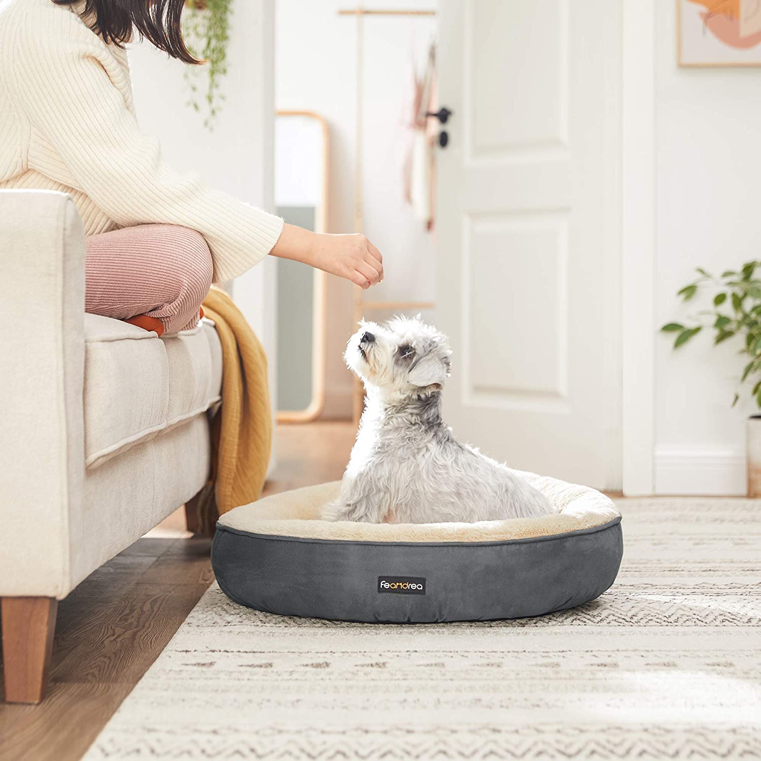 Lit pour chien Nancy's Fraleck - Lit pour animaux - Lit pour chat - Donut - Gris foncé - Beige - Daim - 60 x 18 cm