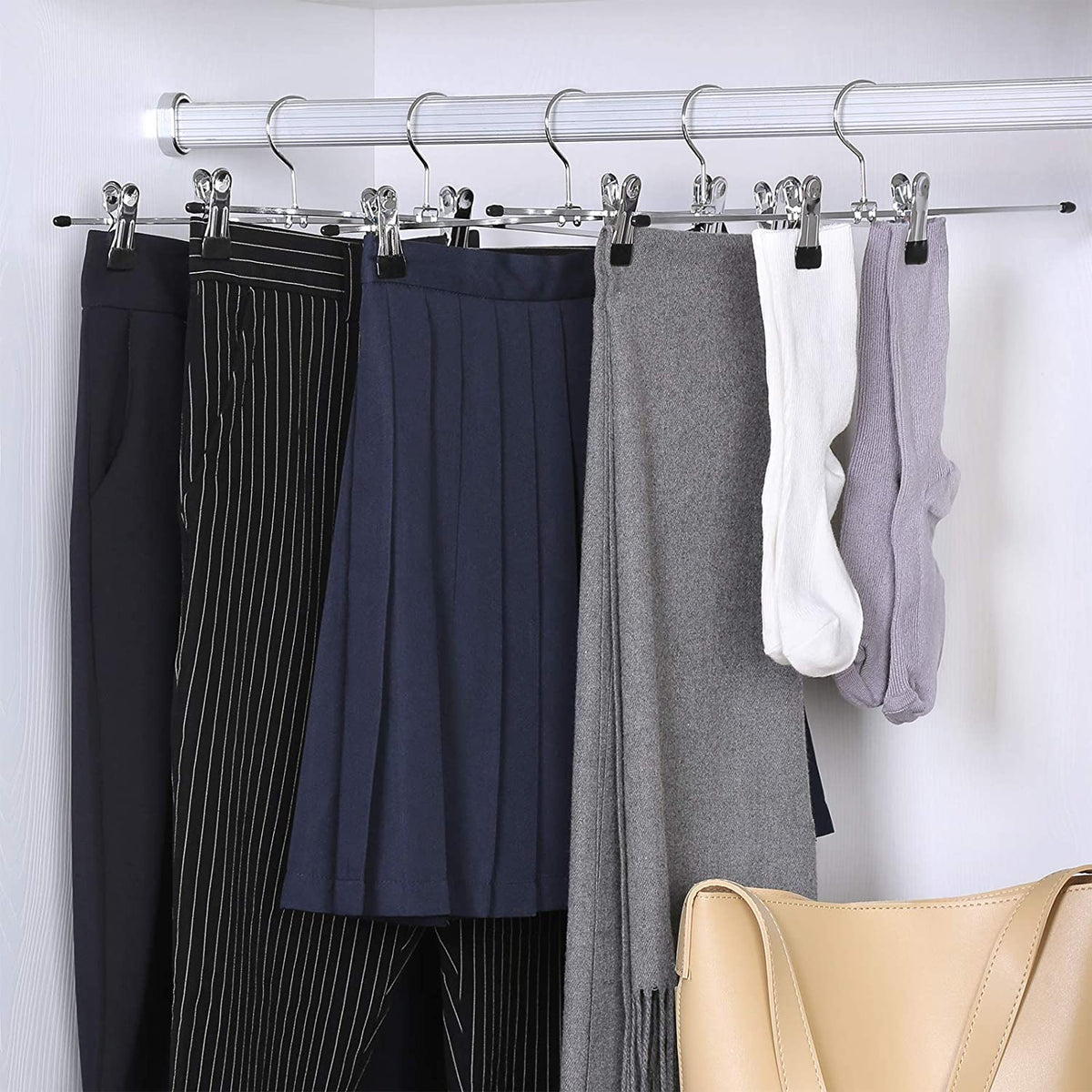 Nancy's Kledinghangers - 20 x metalen broekhanger - Kledinghanger - Kleerhanger extra breed - Antislip - 40 x 10,5 cm - Verchroomd