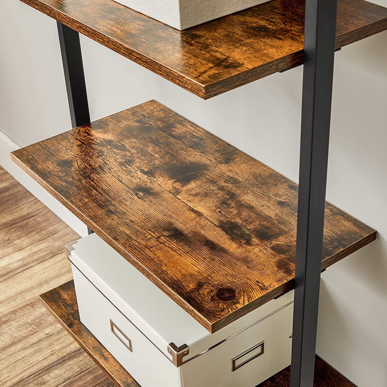 Nancy's Wellington Boekenregaal - Ladderkast - Wandkast - Boekenrek - Opbergruimte - Bruin - ± 60 x 30 x 205 cm