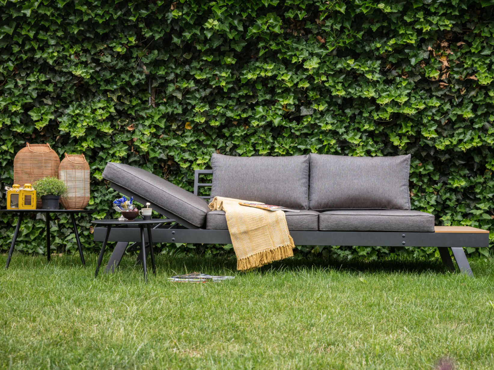 Nancy's Ratter Loungebank - Teaklook - Aluminium Frame - 228 x 78 x 68cm